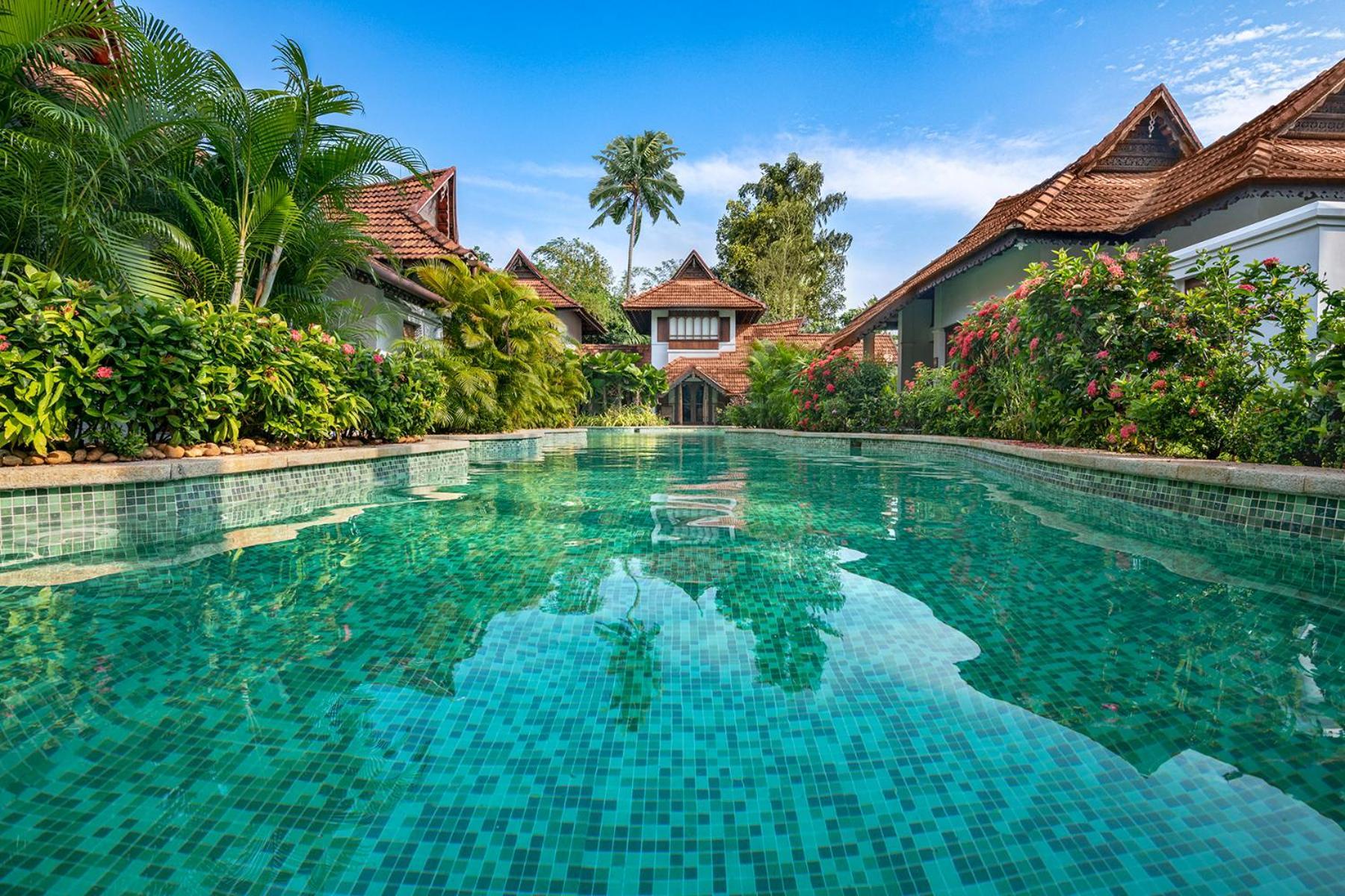 Kumarakom Lake Resort 5*